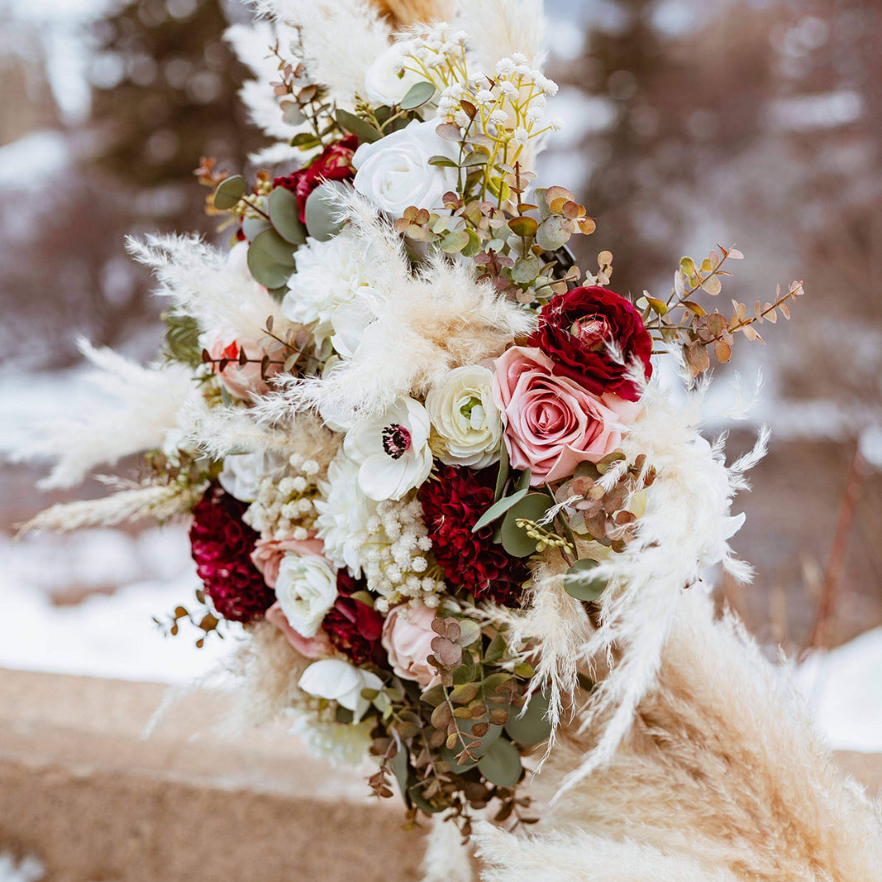 Get Best Wedding Flowers for Any Budgets by Renting your Flowers Get Best Wedding Flowers for Any Budgets by Renting your Flowers